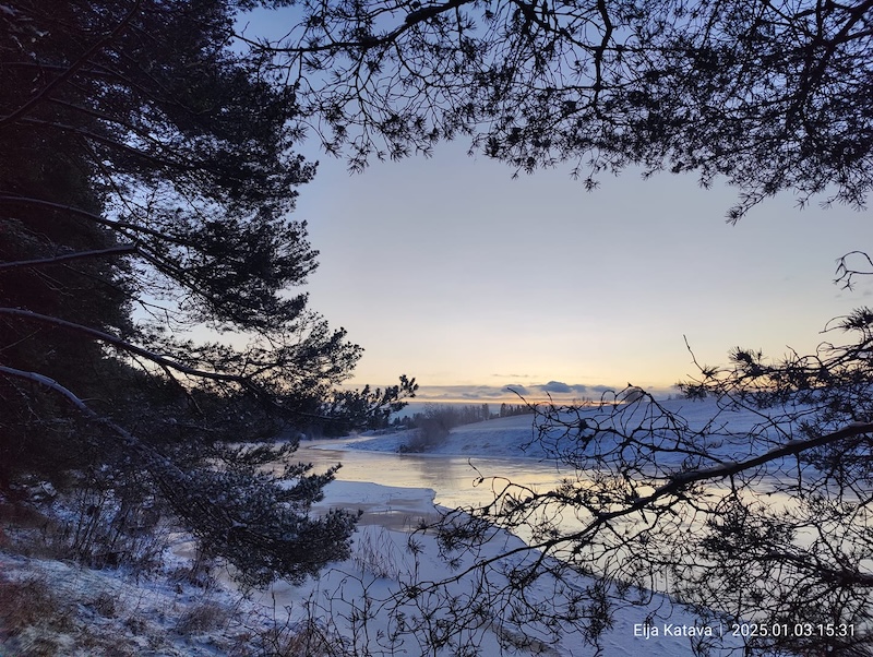 Jäinen Paimionjoki talvella.