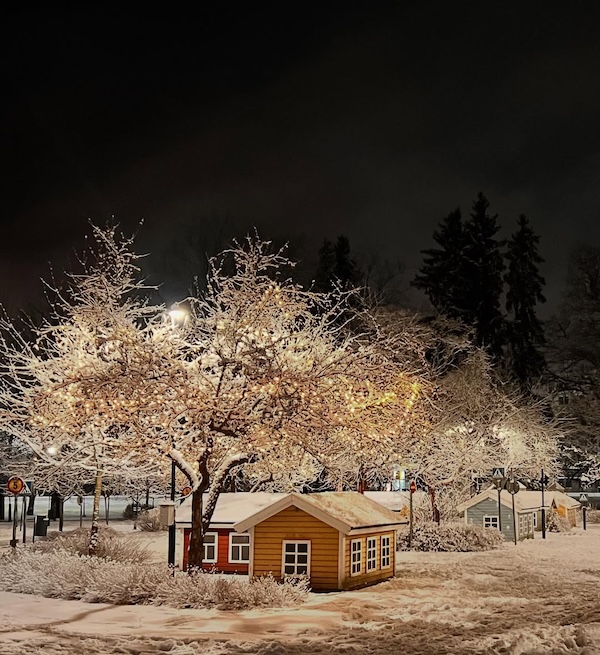 Kupittaan liikennepuisto talvi-iltana.